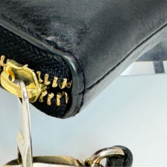 Fossil Black Leather Long Wallet/ Wristlet! 🖤 - Picture 13 of 14